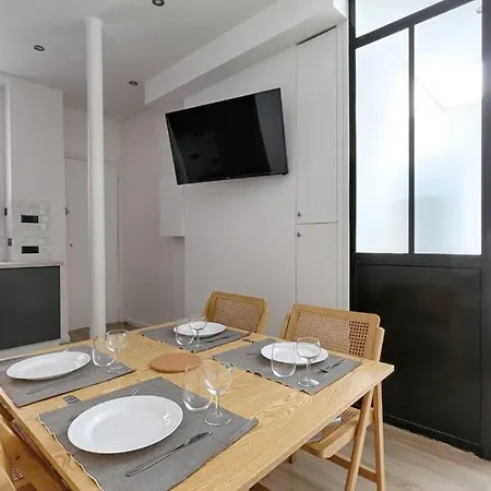 Daumesnil Gare De Lyon Ii Cosy 1br شقة باريس